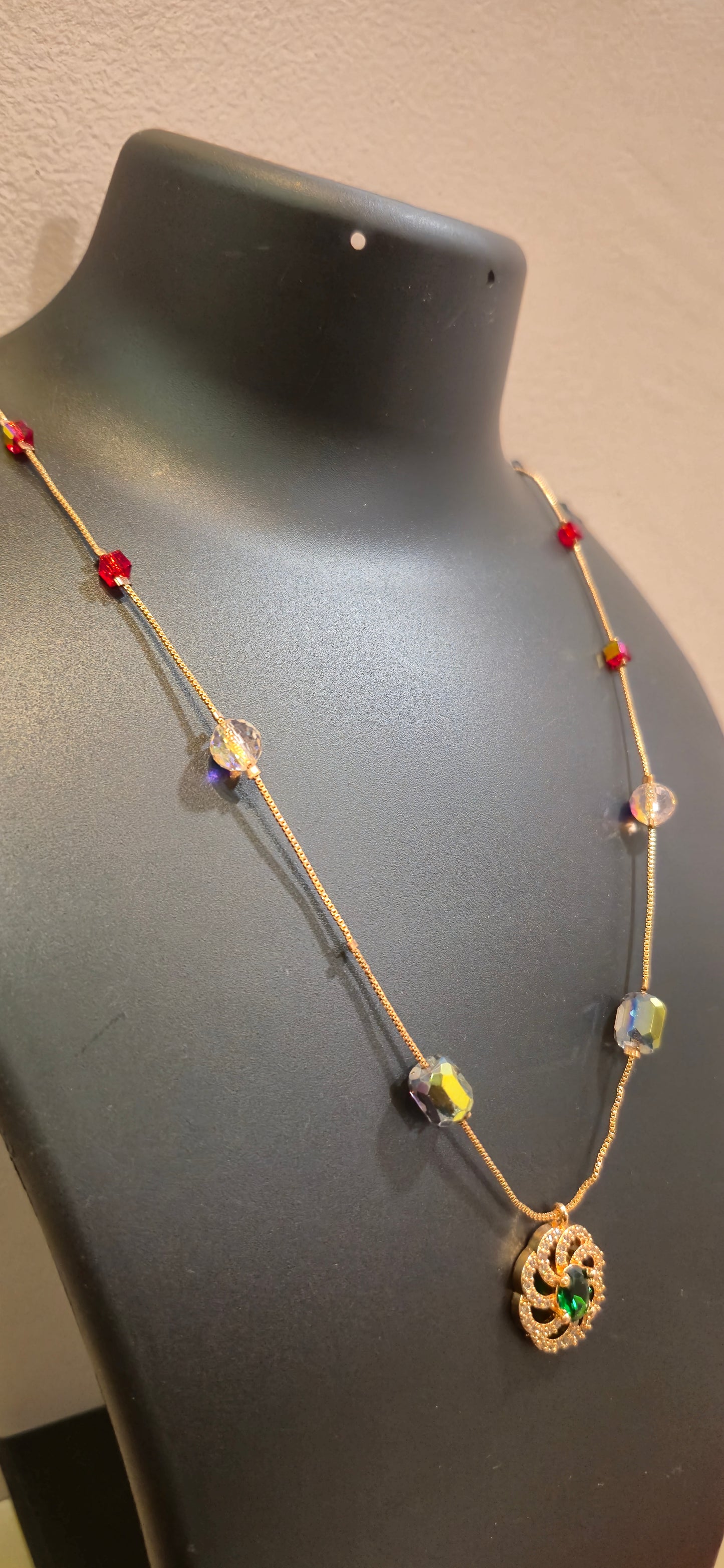Beads chain green emerald pendant_1