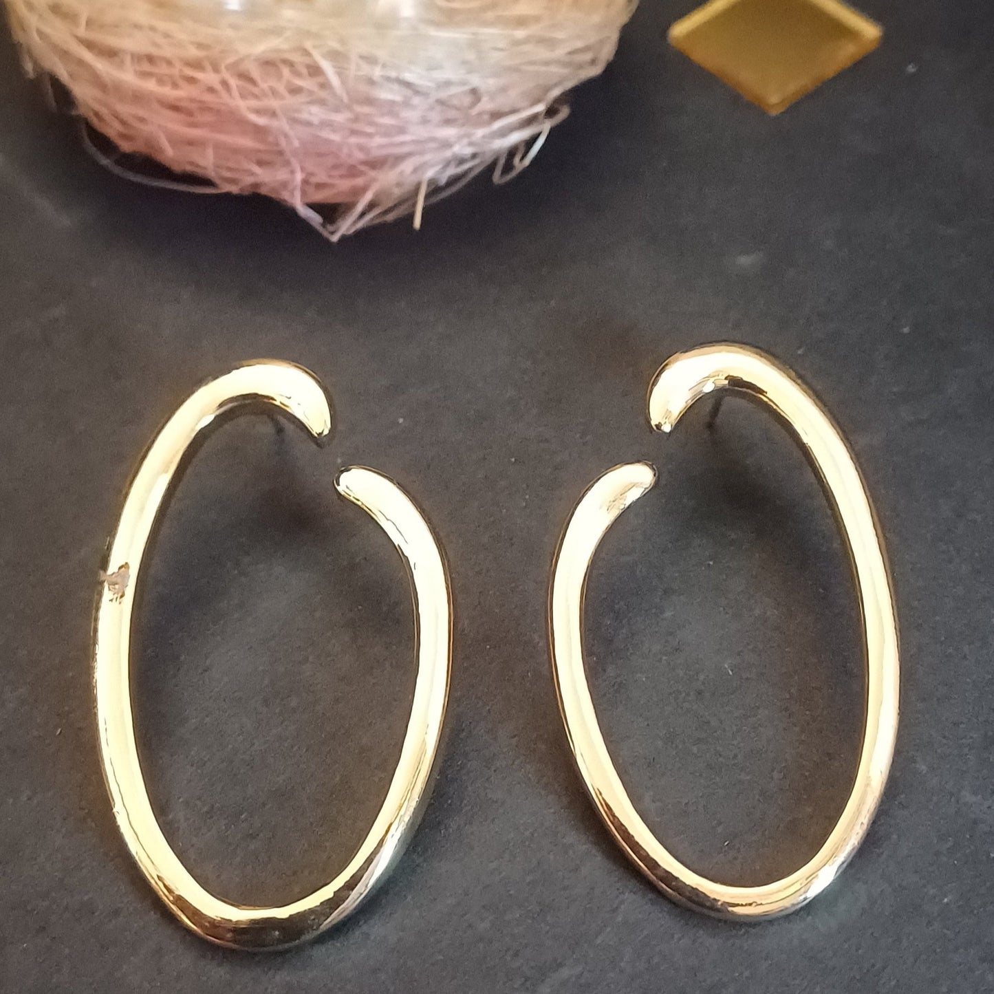 Trendy Golden Beauty Stud Earring