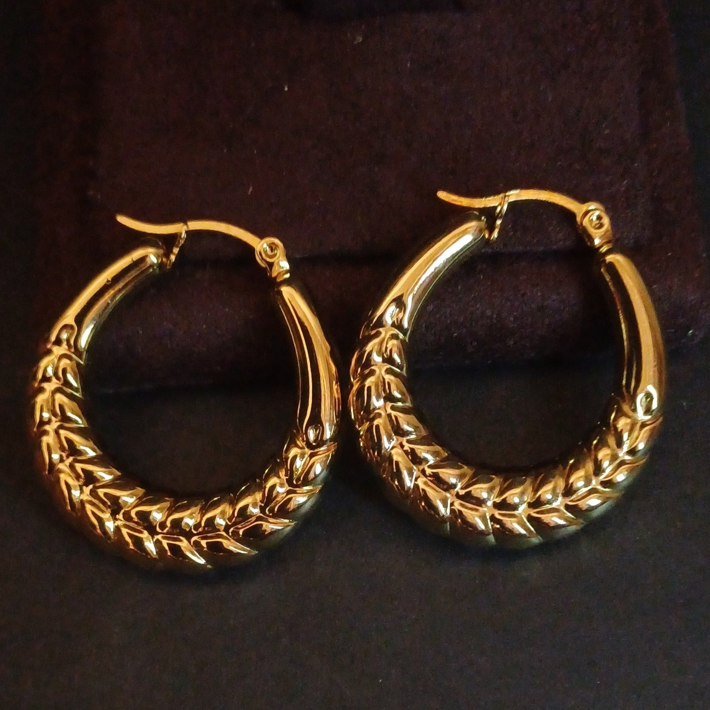 Trendy Golden Queen Stud Earring