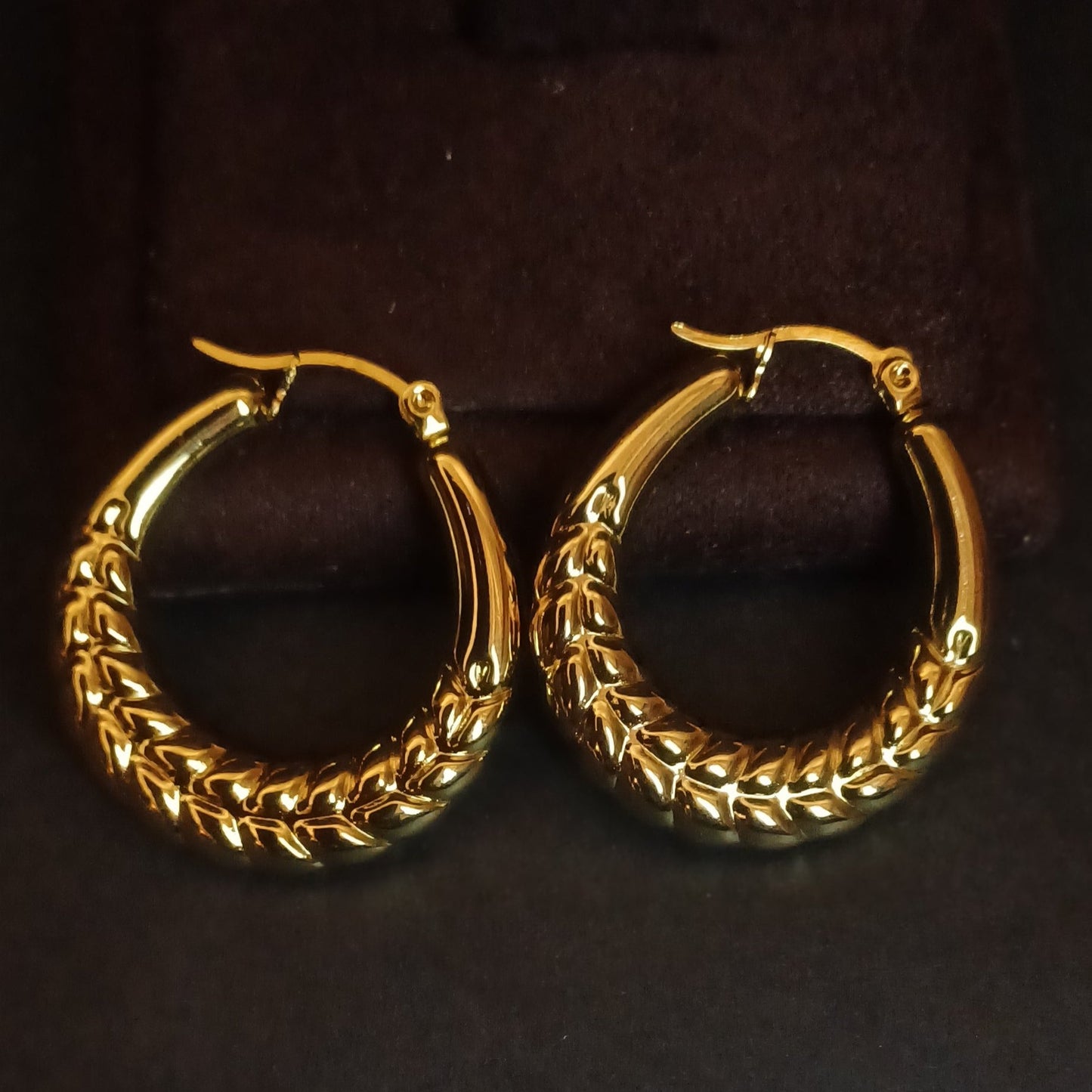 Trendy Golden Queen Stud Earring