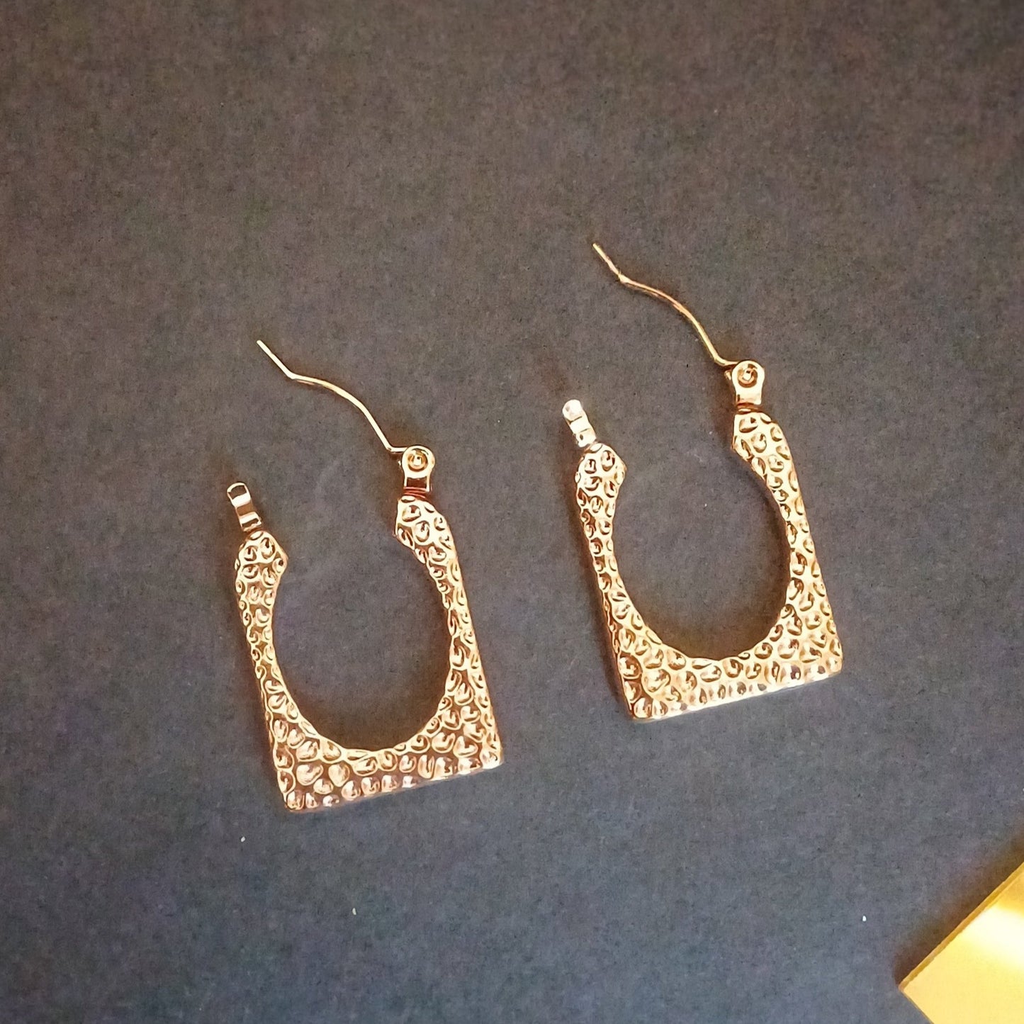 Golden Squared Queen Earring