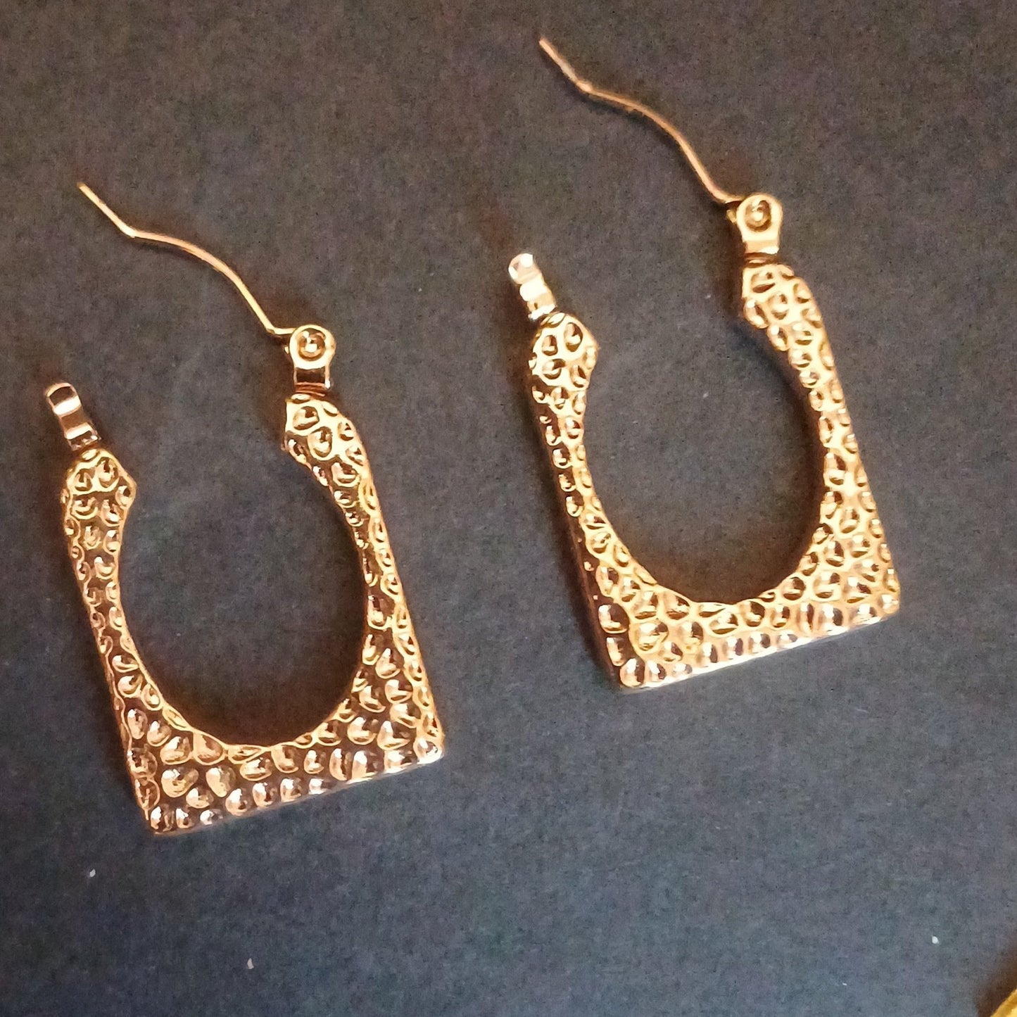 Golden Squared Queen Earring