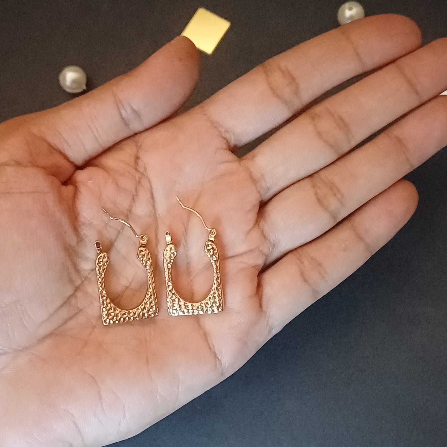 Golden Squared Queen Earring