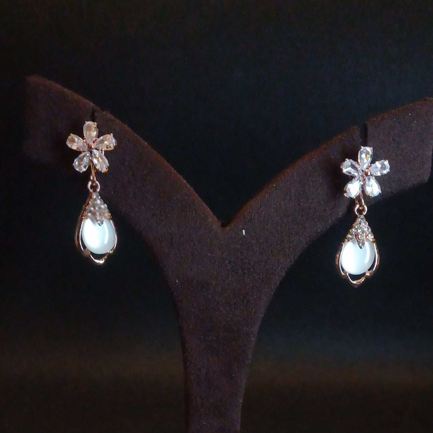 Dazzling flower & pearl diamond Earrings - American Diamonds