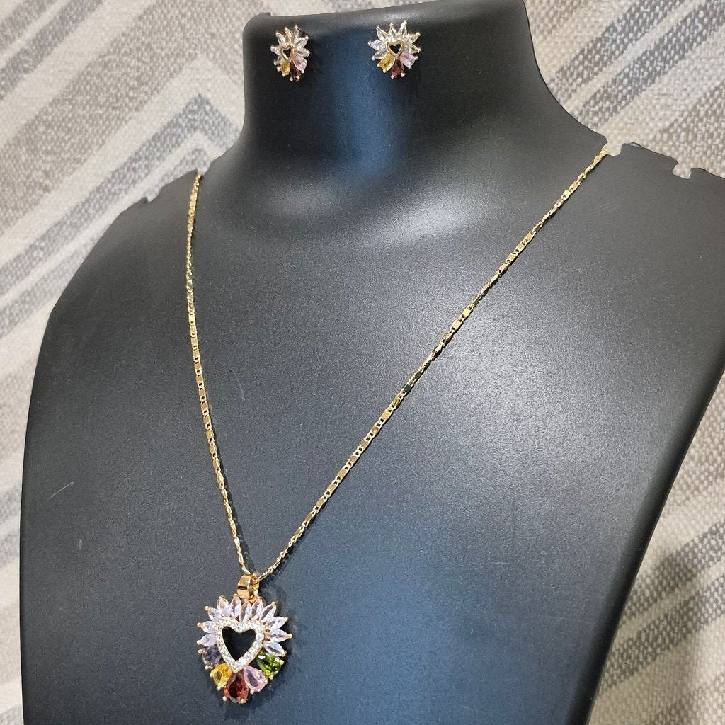 Heart for her golden chain diamond pendant with matching ear studs