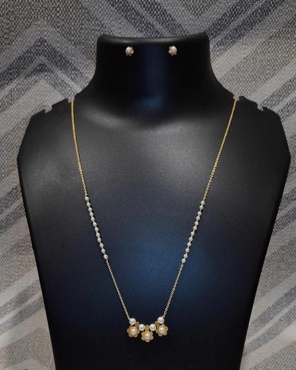 White bliss pearl chain necklace gold embelished pendant with matching ear tops
