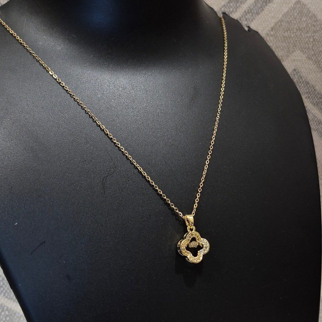 Diamond buzz gold chain pendant daily office colleges wears