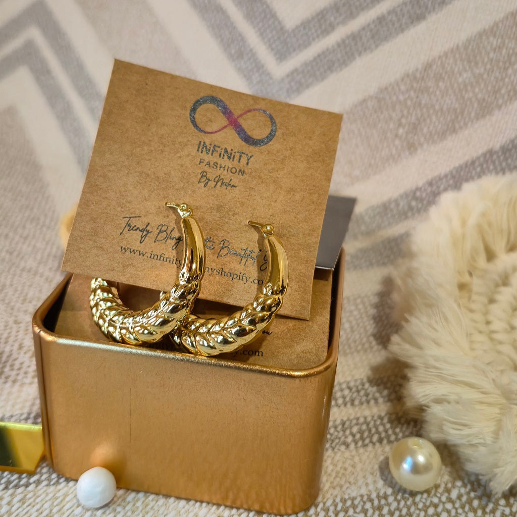 Trendy Golden Queen Stud Earring