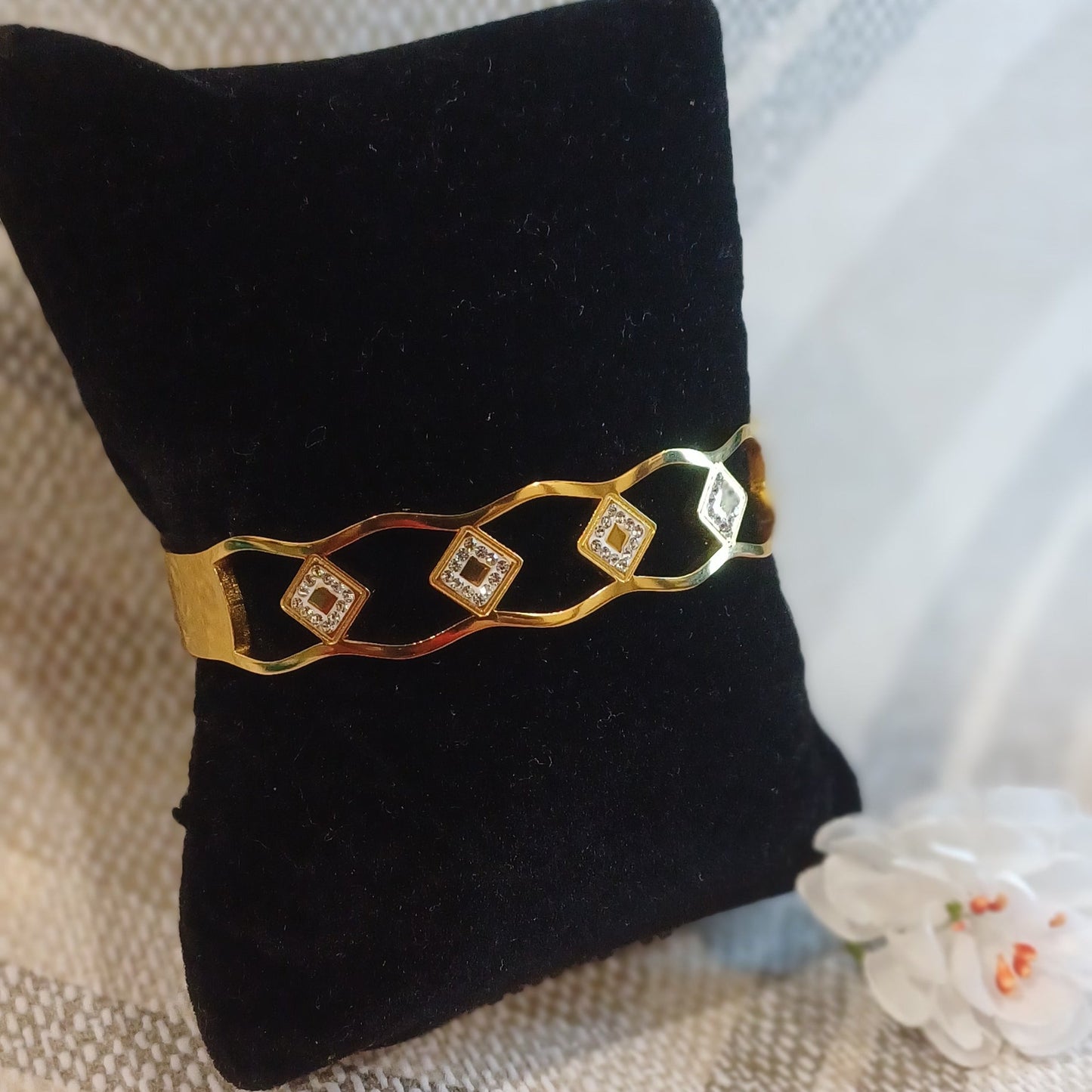 Golden broad kada A.D _ Anti tarnish daily wear high quality wrist band