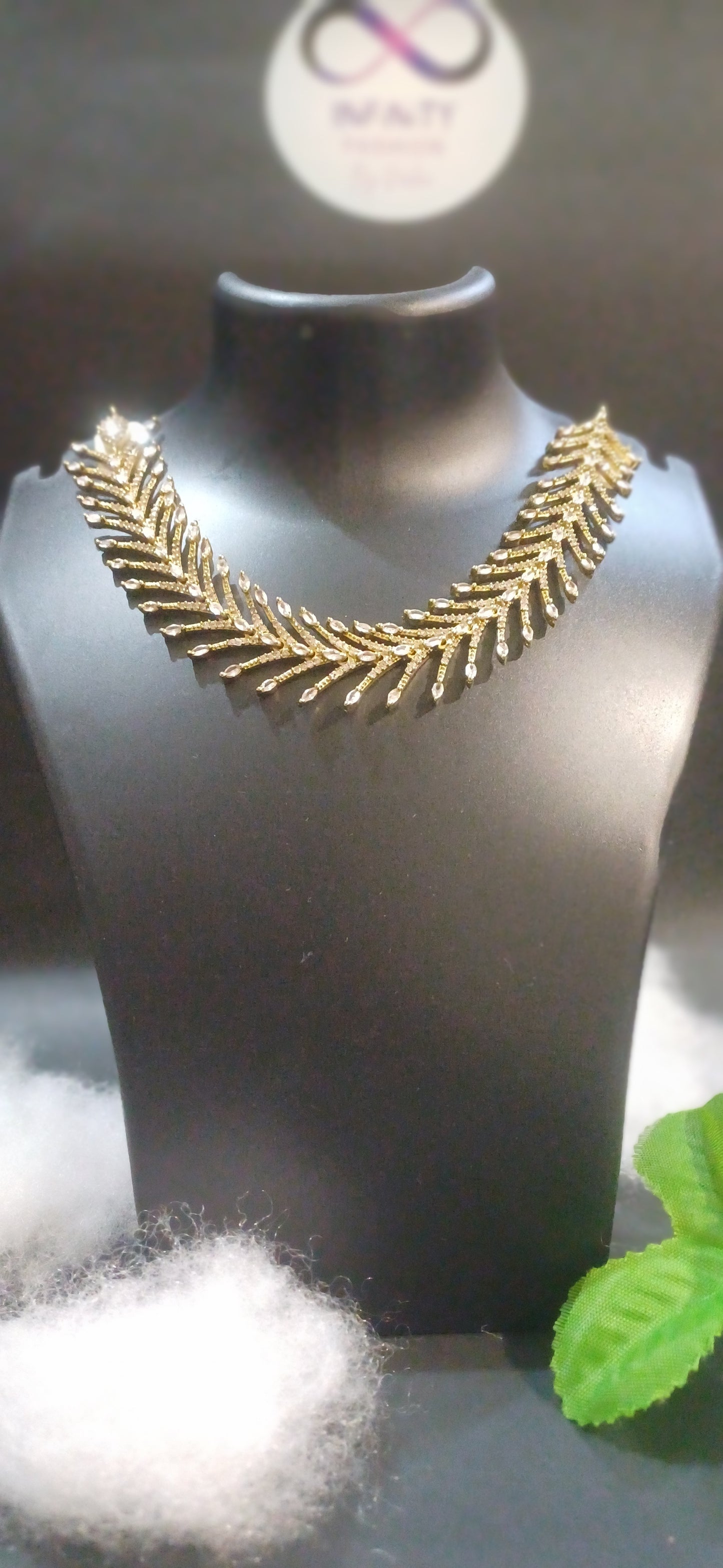Rusty golden and diamond wisteria necklace with designer earrings