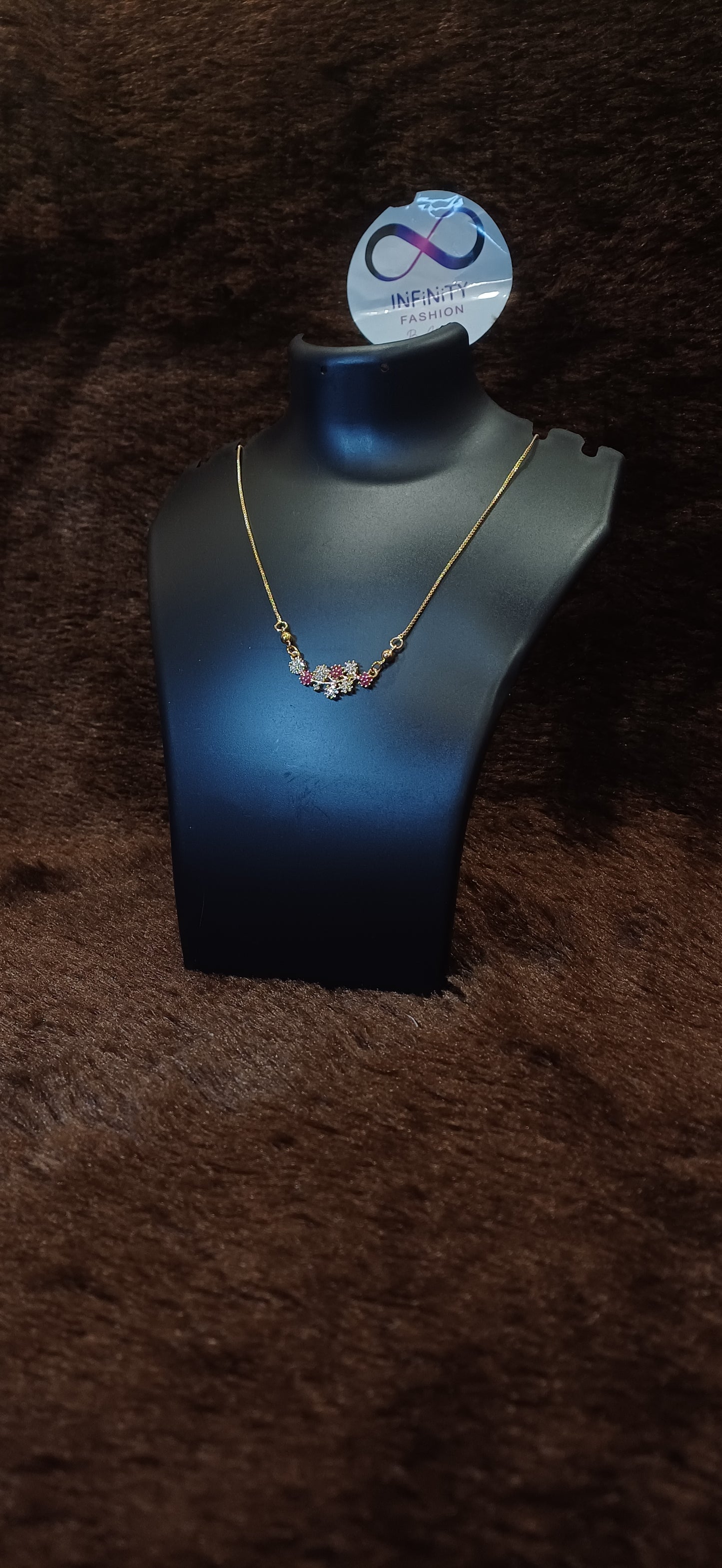 Bouquet multi color chain statement design