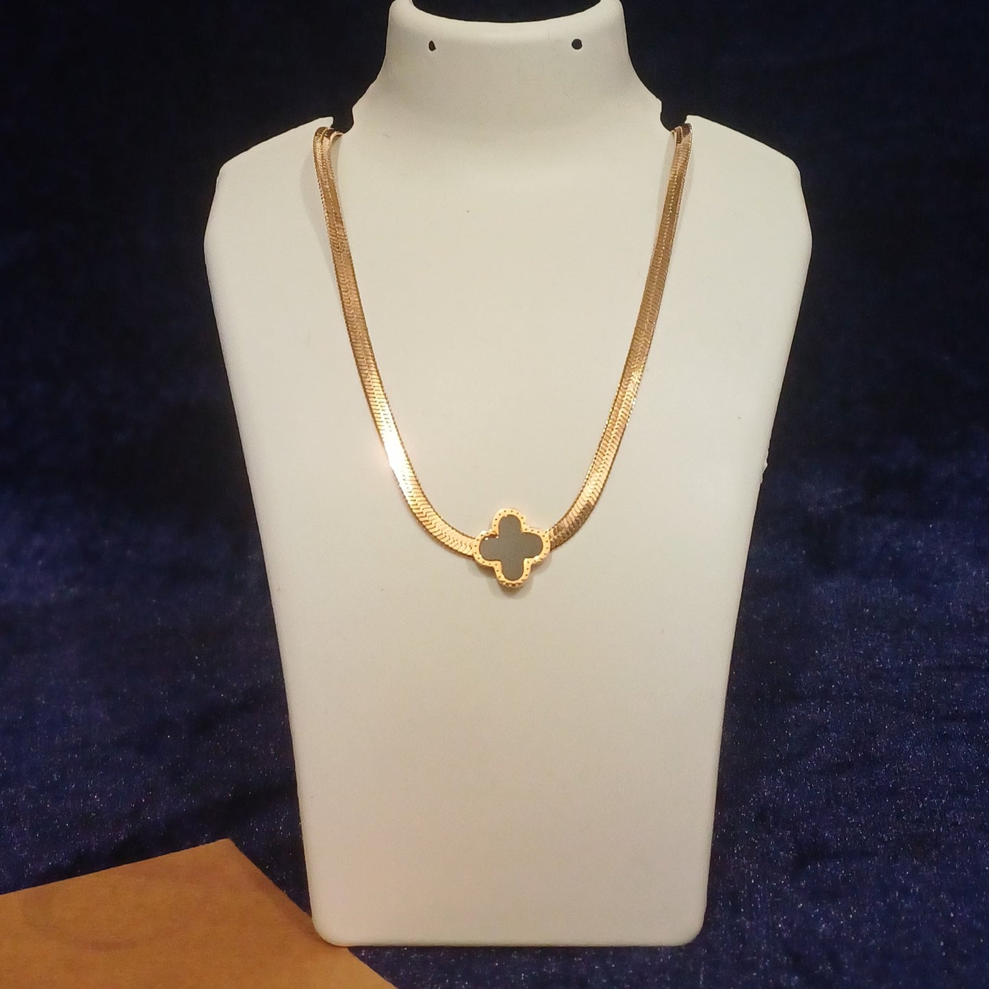 Rose gold snake chain star pendant statement necklace_ stainless steel_ Anti tarnish