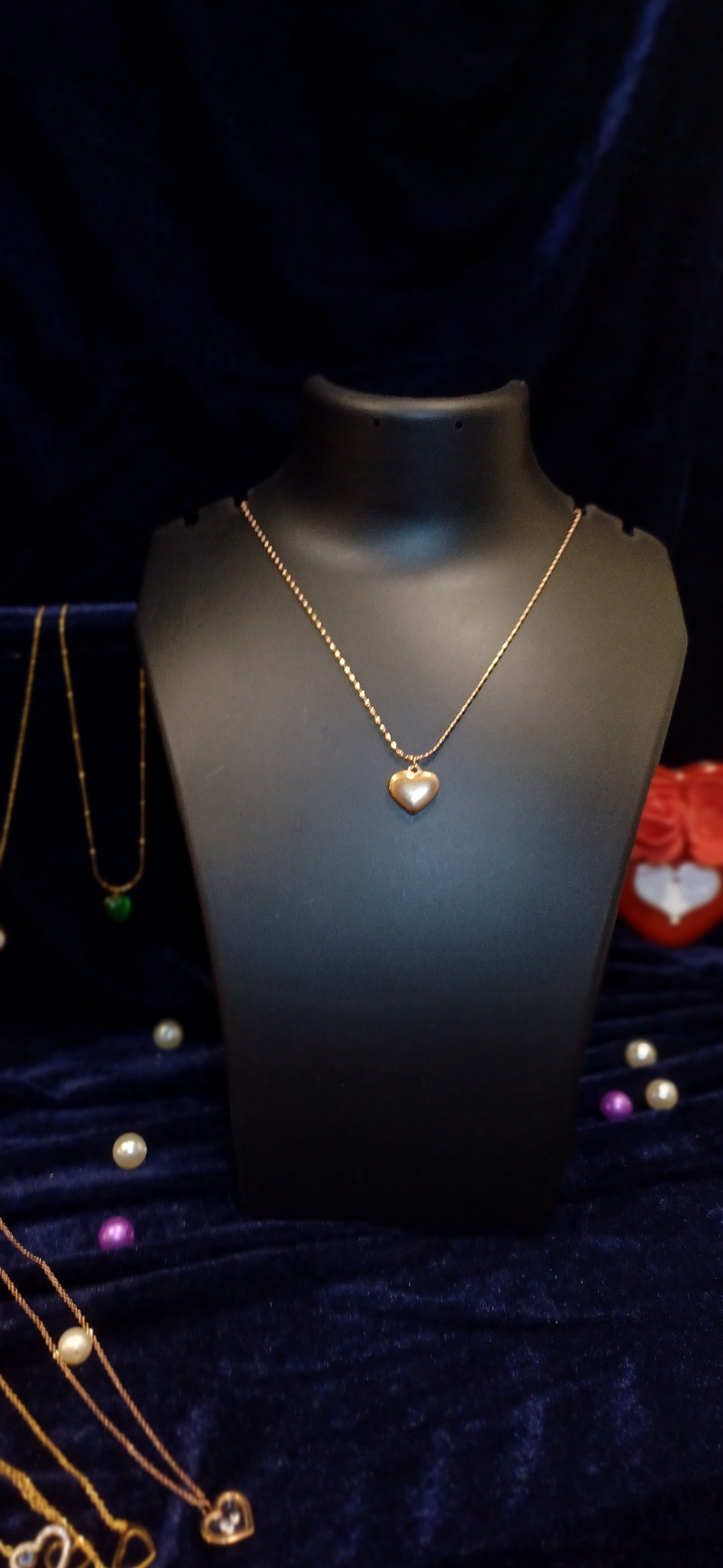 Full of heart pendant with golden statement chain_anti tarnish