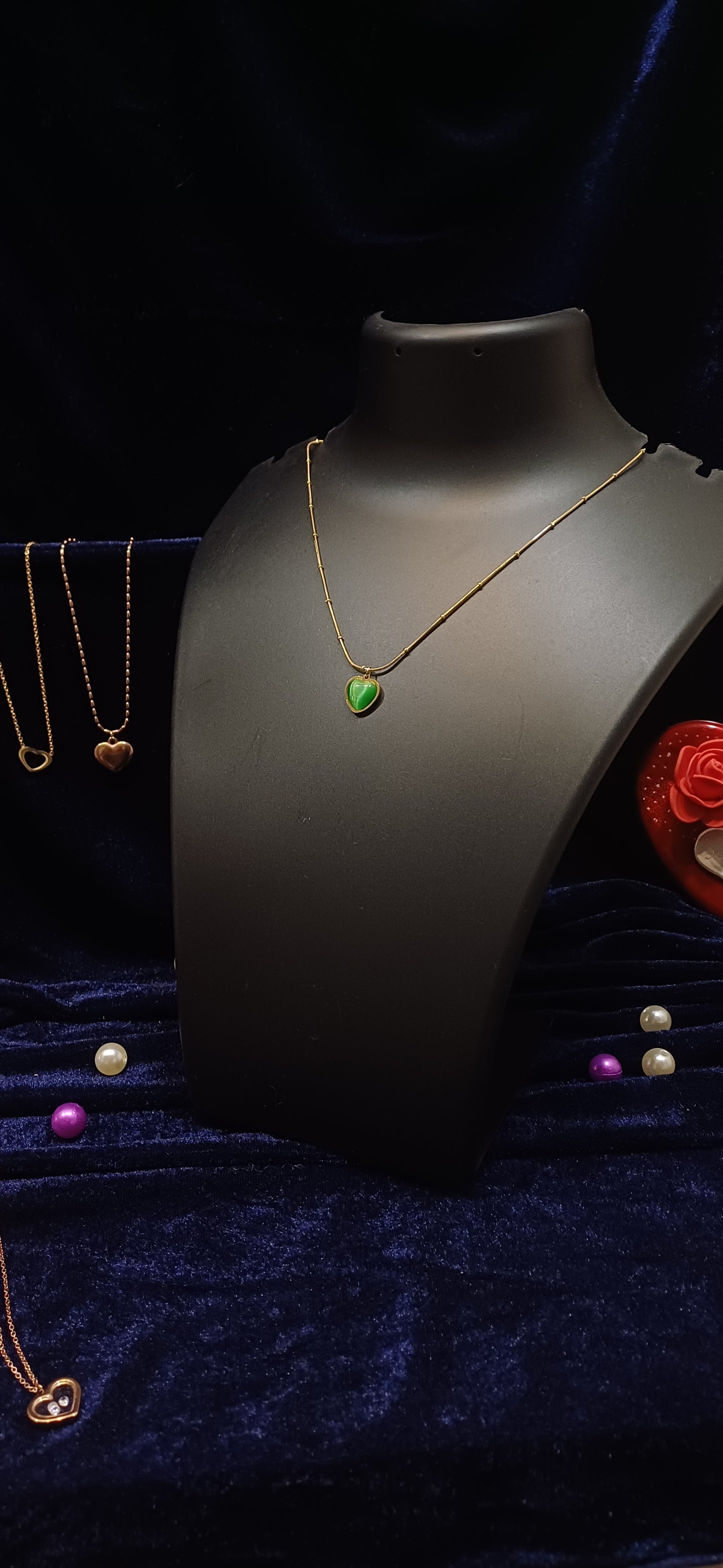 Heart of emerald pendant with golden dotted chain_anti tarnish