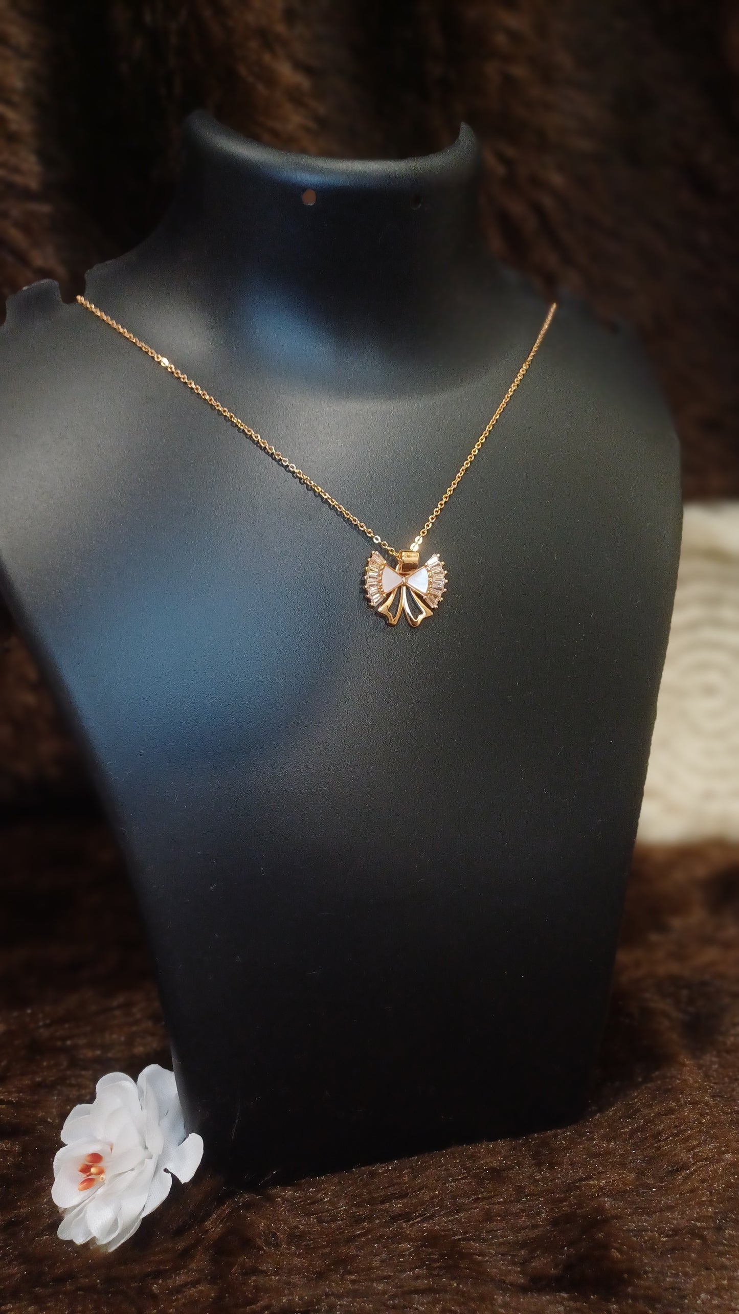 Bow-fly pendant chain_anti tarnish