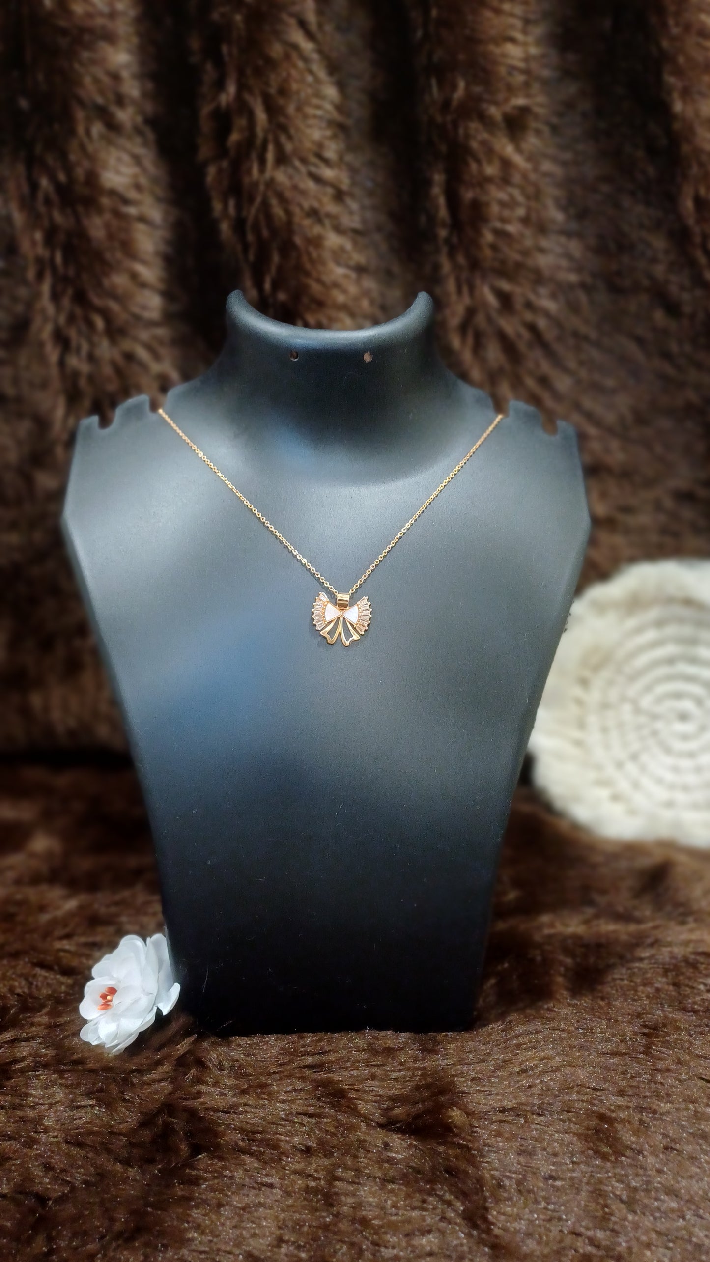 Bow-fly pendant chain_anti tarnish