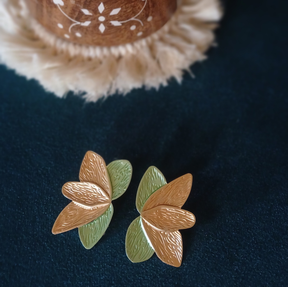 Lotus earrings_biege pistachio color_Anti tarnish