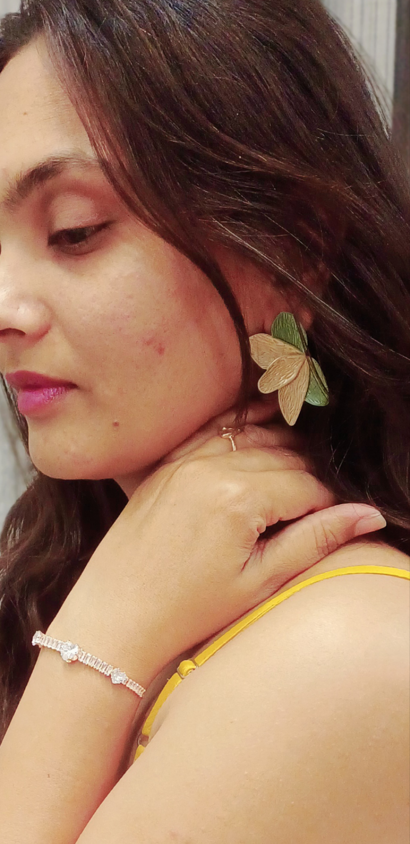 Lotus earrings_biege pistachio color_Anti tarnish