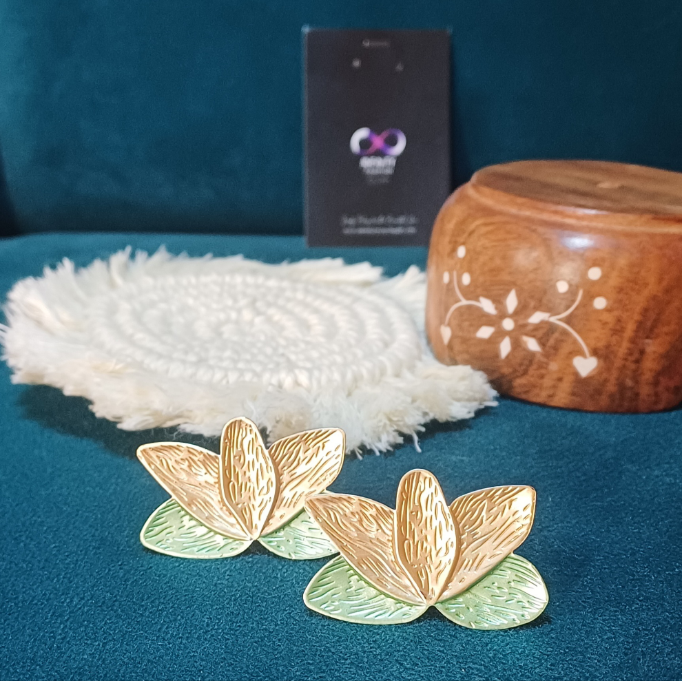 Lotus earrings_biege pistachio color_Anti tarnish