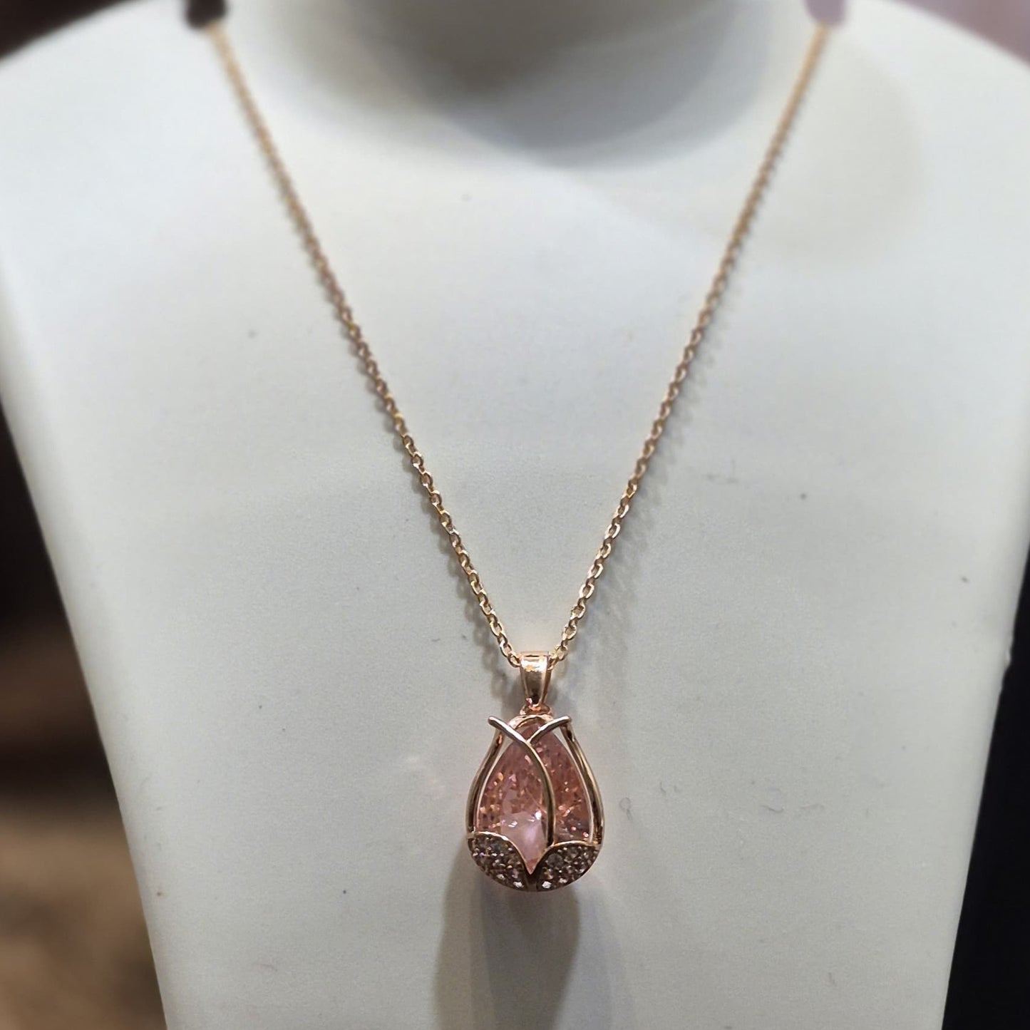 Lotus pendant with chain_anti tarnish
