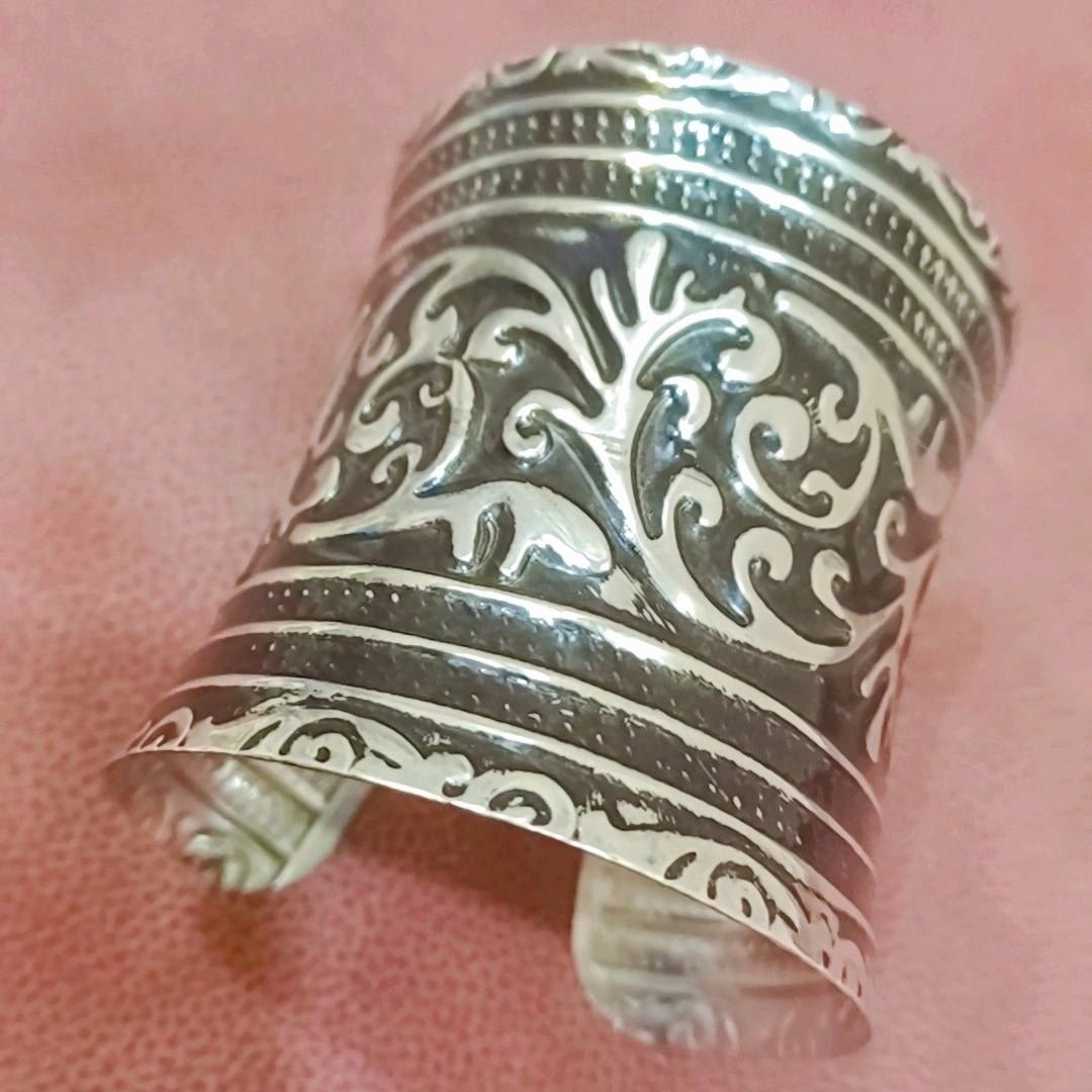 Solid Black & Silver wrist Kadas