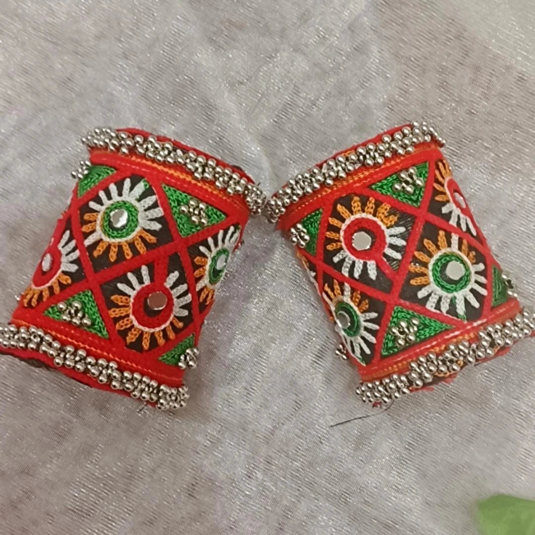 Royal Wrist Kada embelished with Gamthi Mirror work