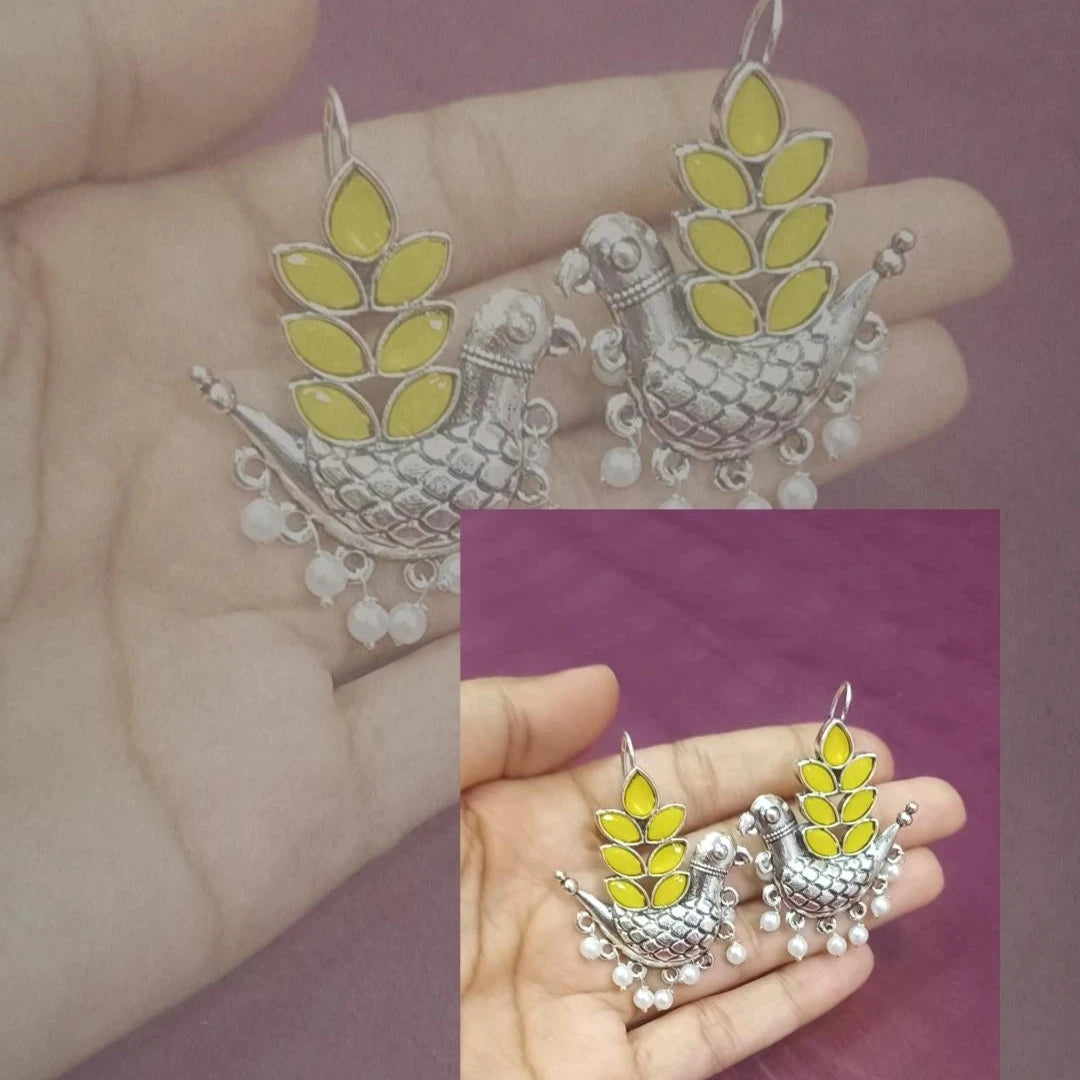 Sturdy Birdy Ear Hangings - Cute Yellow