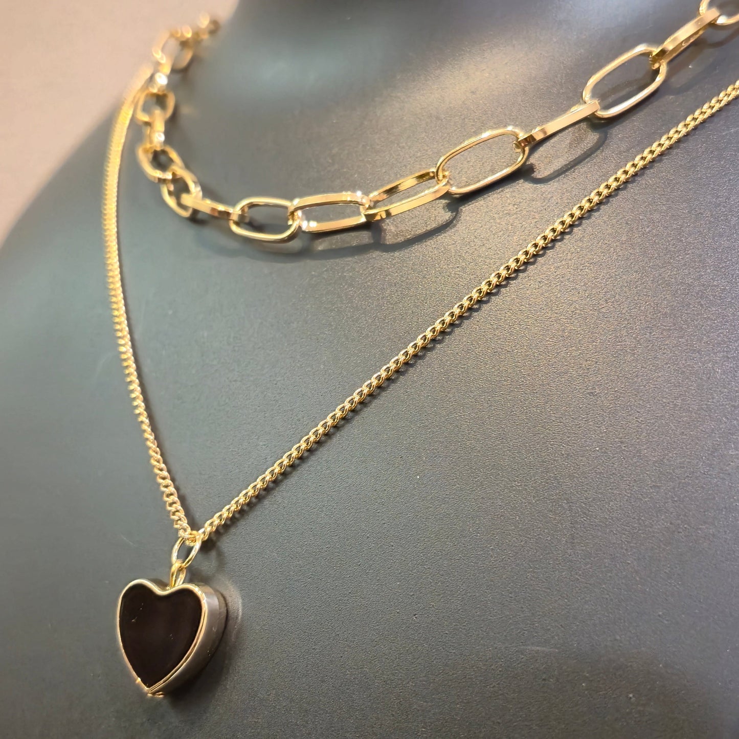 Black Beauty Long Necklace _ Heart Shape