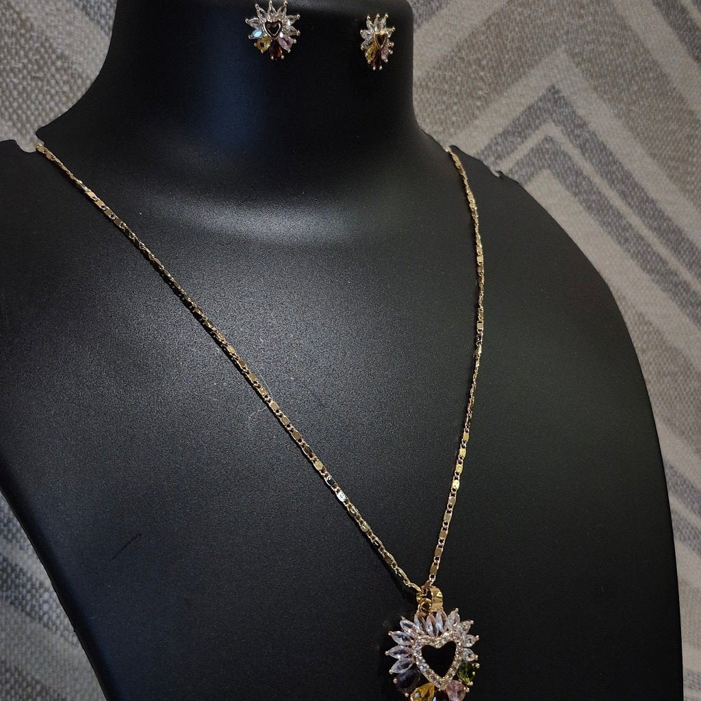 Heart for her golden chain diamond pendant with matching ear studs