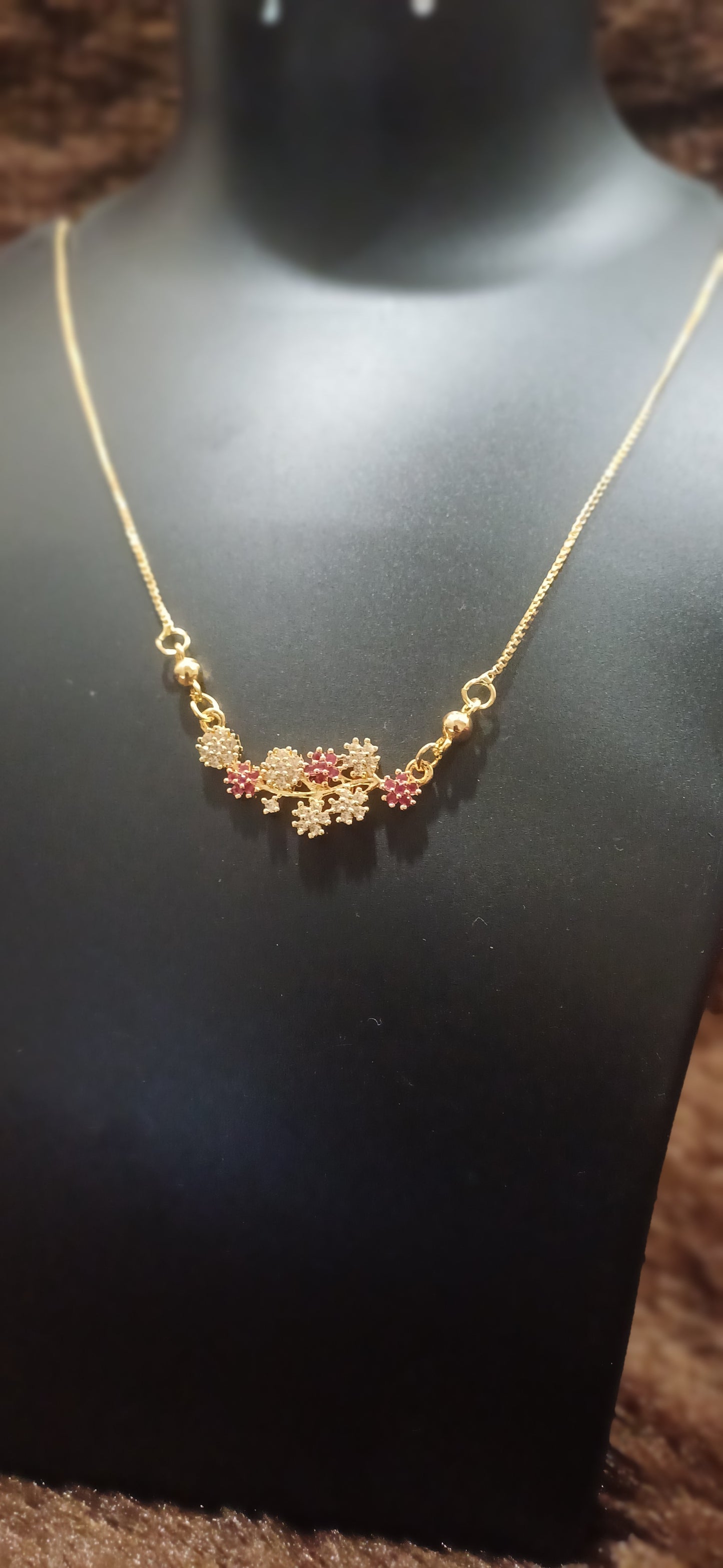 Bouquet multi color chain statement design