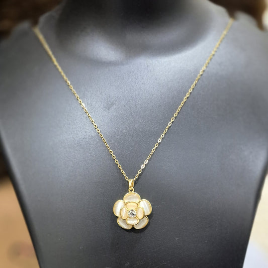 White flora big pendant with chain_ anti tarnish_ stainless steel_ summer friendly